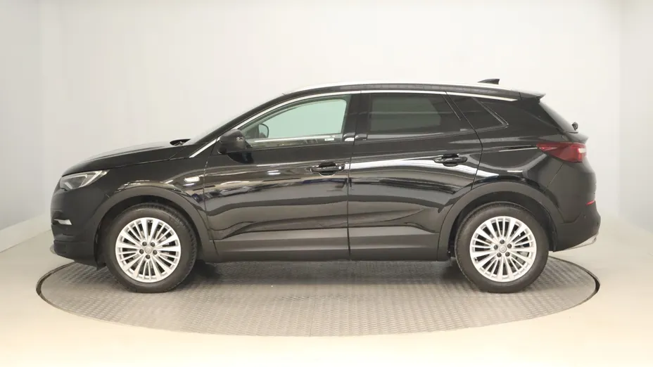 Opel Grandland -