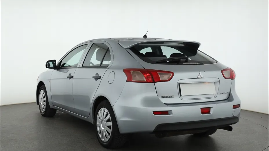 Mitsubishi Lancer -