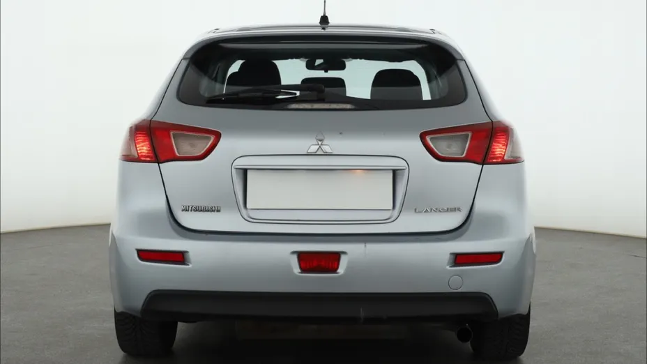 Mitsubishi Lancer -