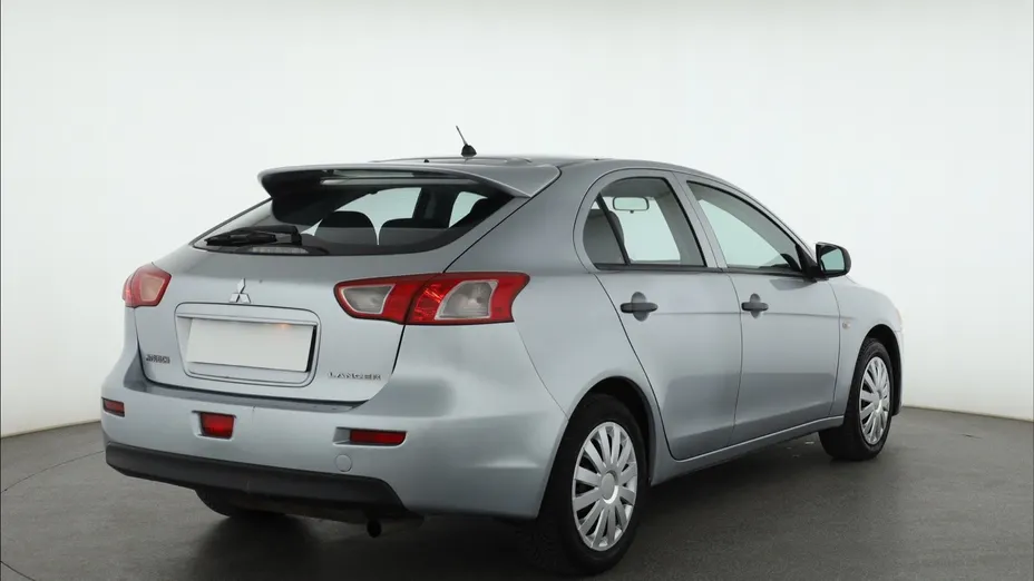 Mitsubishi Lancer -