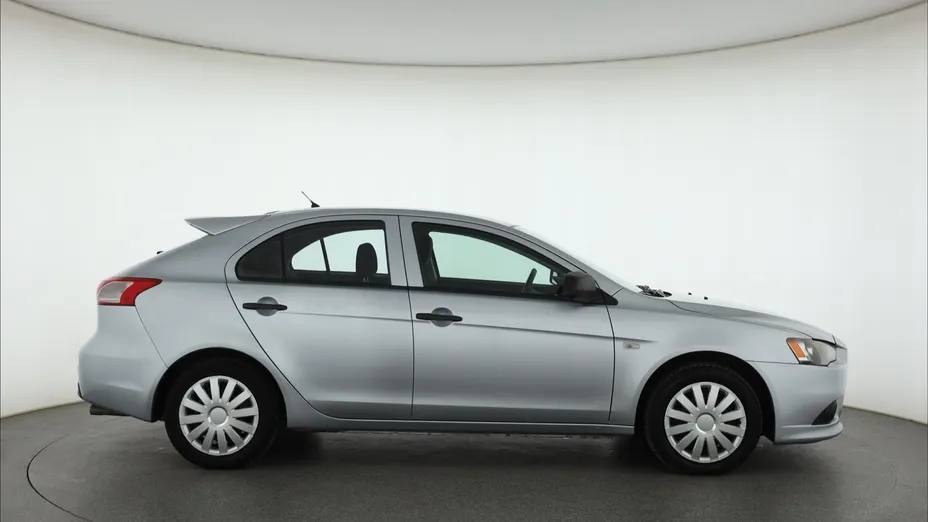 Mitsubishi Lancer -