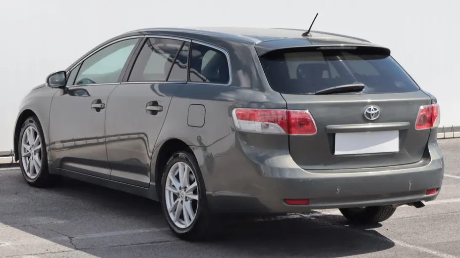 Toyota Avensis -