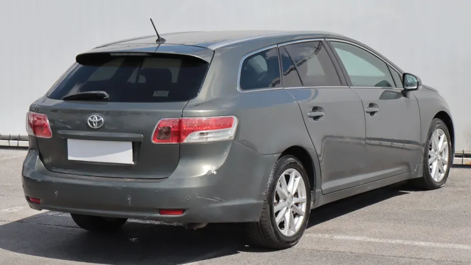 Toyota Avensis -