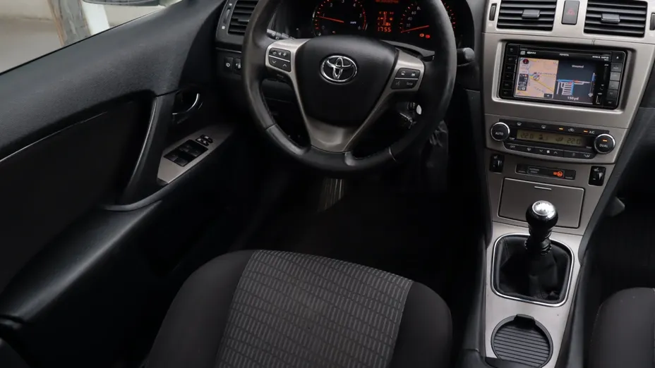 Toyota Avensis -