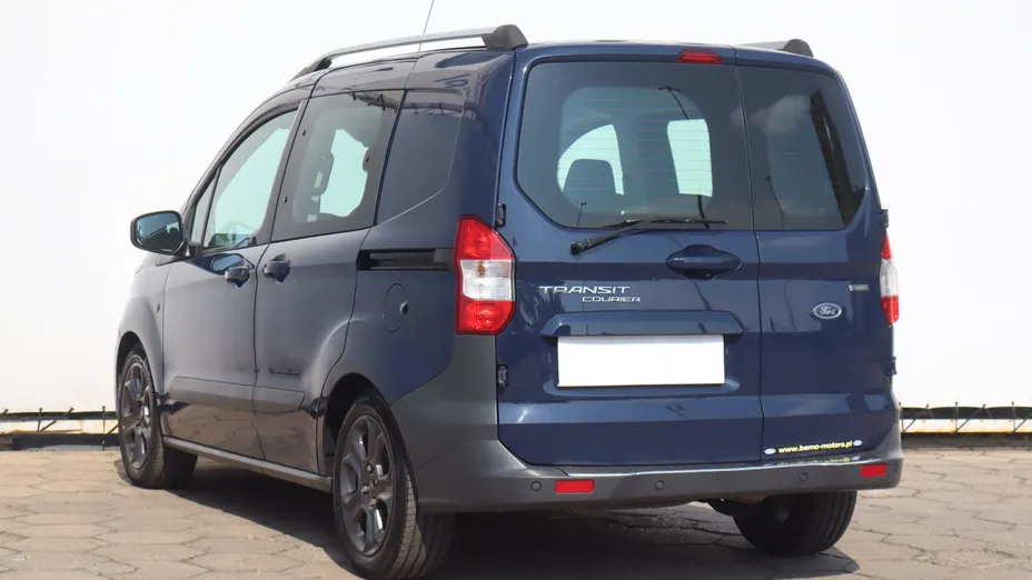 Ford Transit Courier -