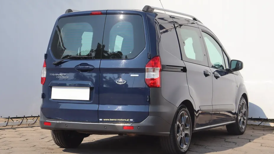 Ford Transit Courier -