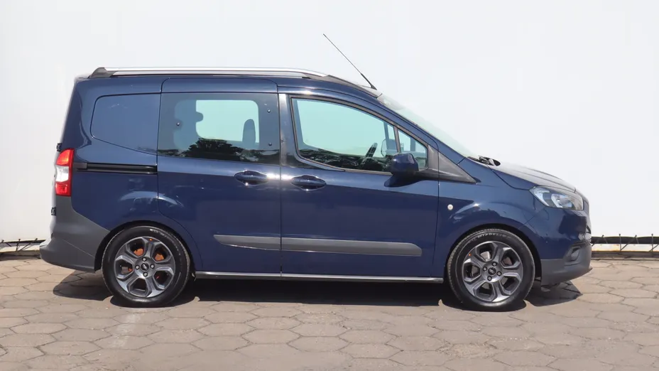 Ford Transit Courier -