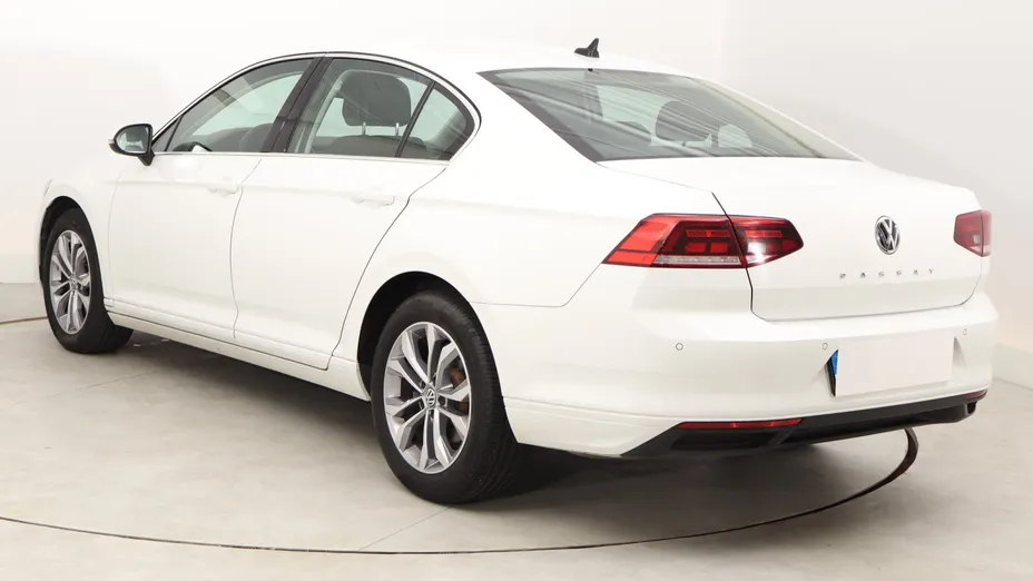 VW Passat -