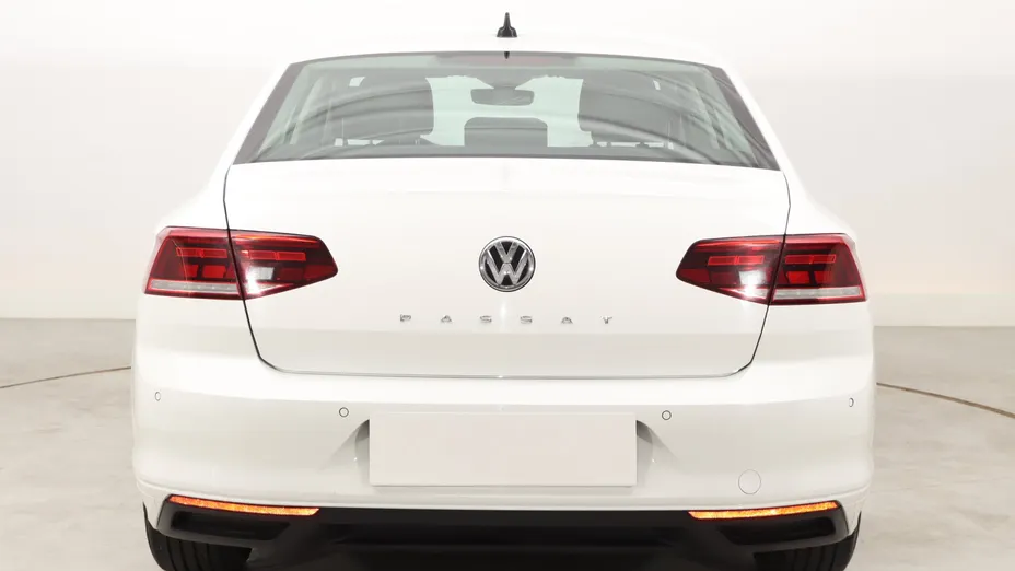 VW Passat -