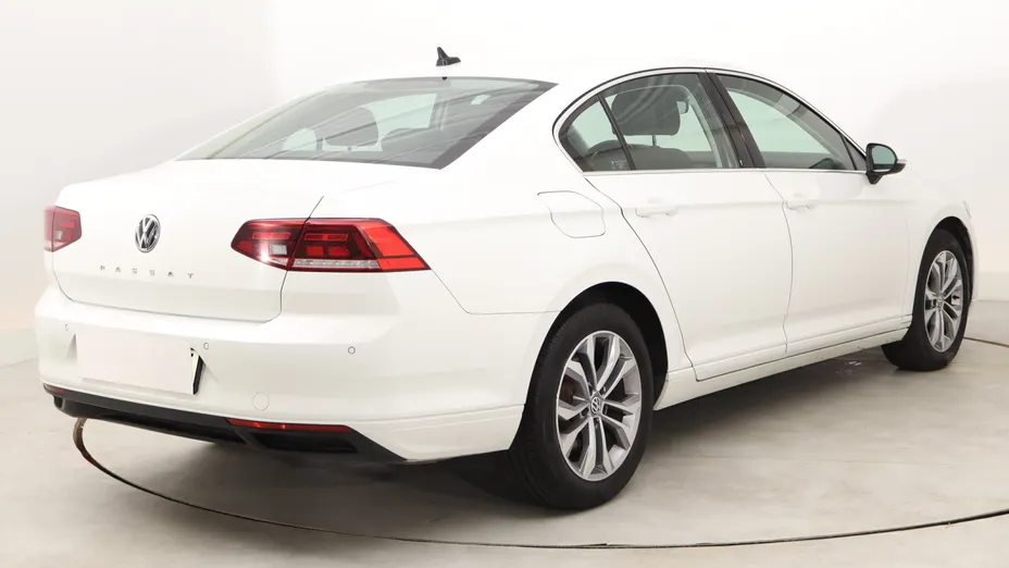 VW Passat -