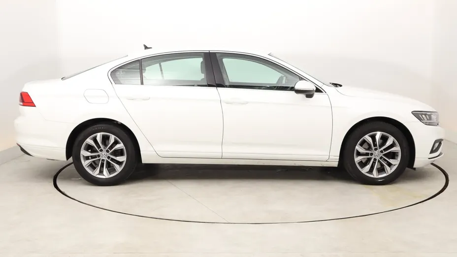 VW Passat -