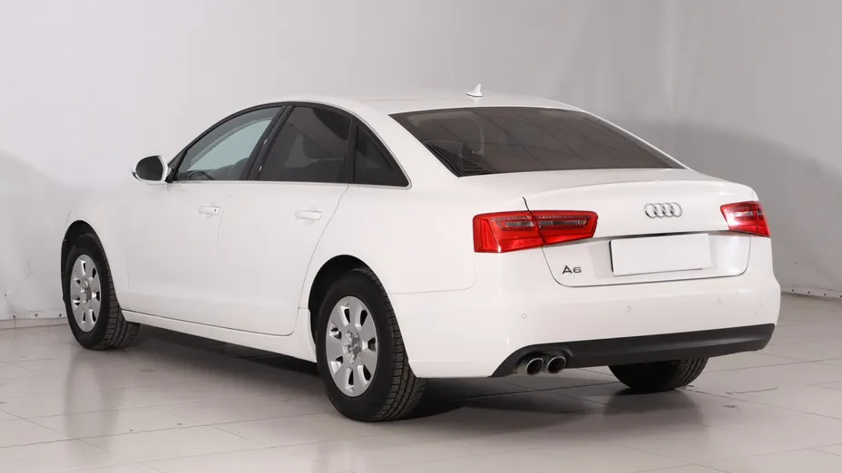 Audi A6 -