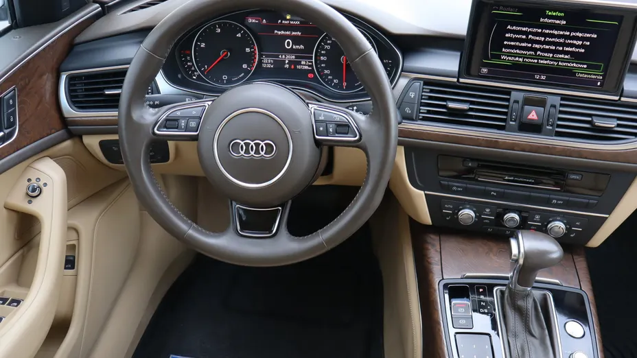 Audi A6 -