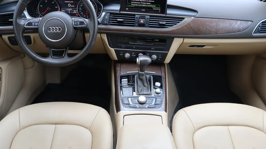 Audi A6 -