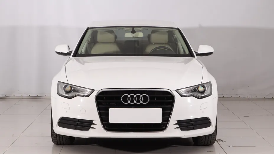 Audi A6 -