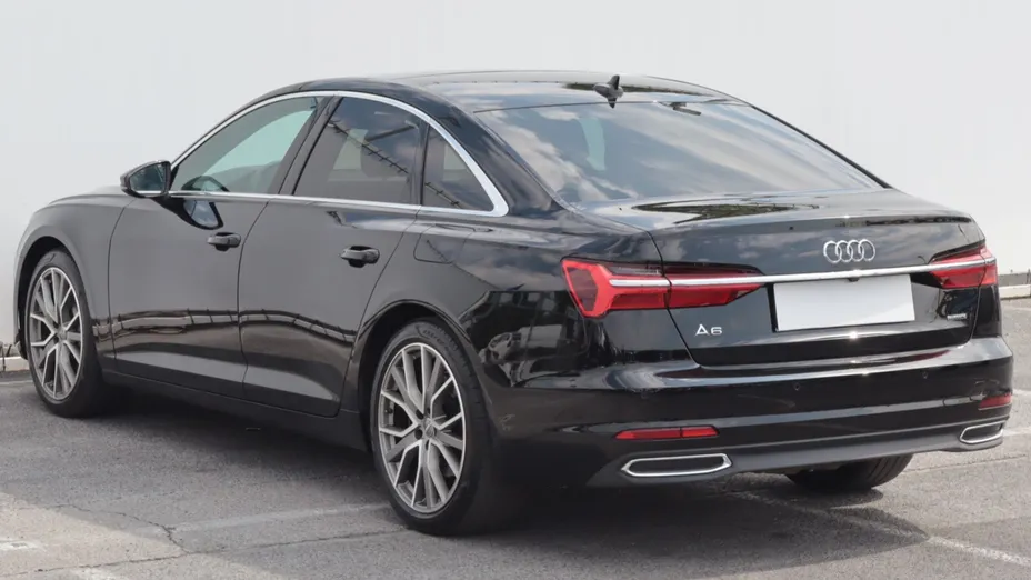 Audi A6 -