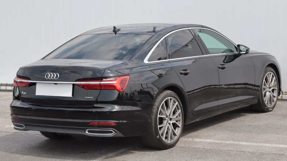 Audi A6 -
