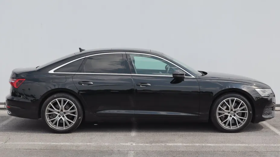 Audi A6 -
