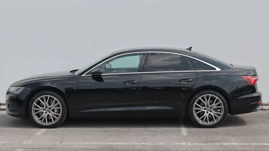 Audi A6 -