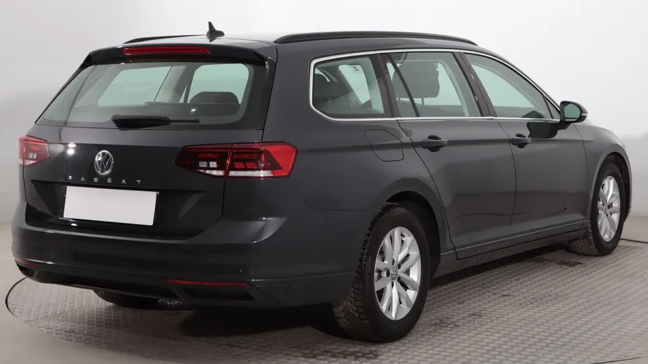 VW Passat -