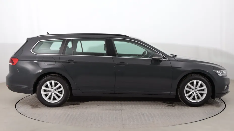 VW Passat -
