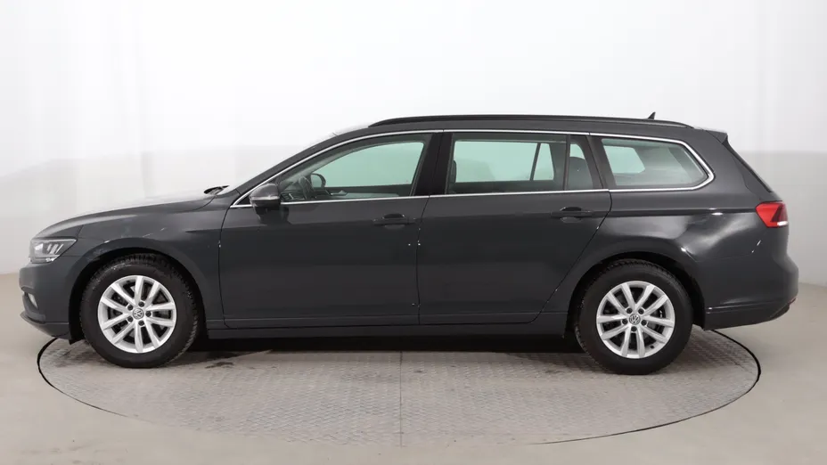 VW Passat -