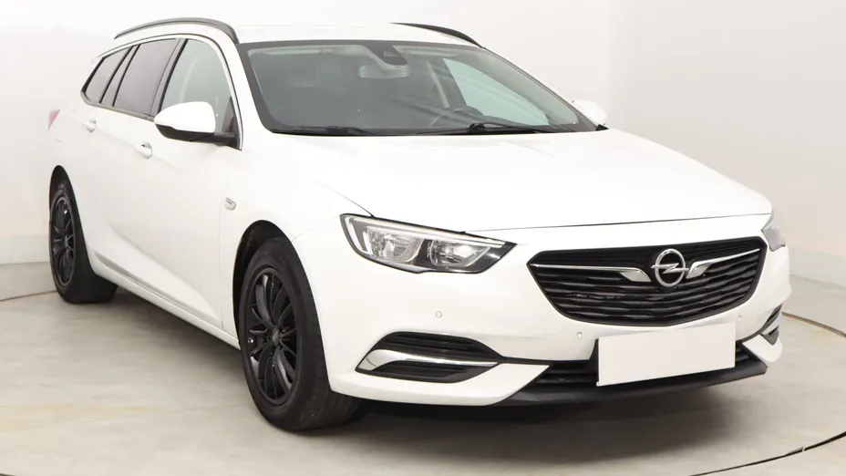 Opel Insignia -