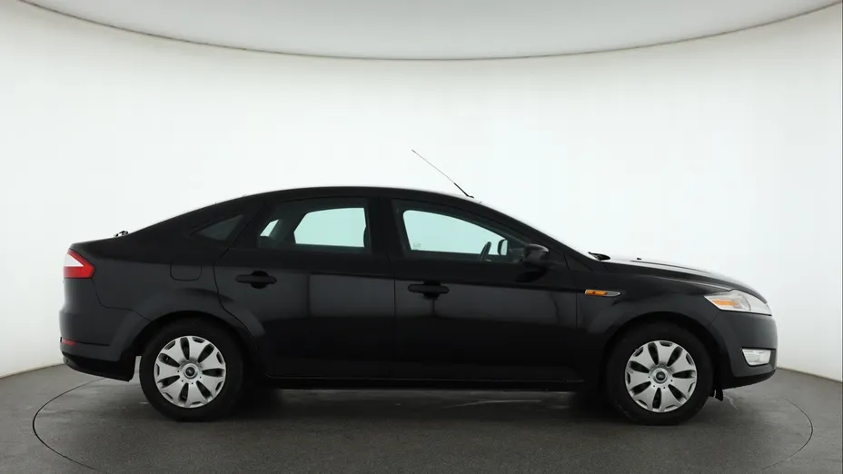 Ford Mondeo -