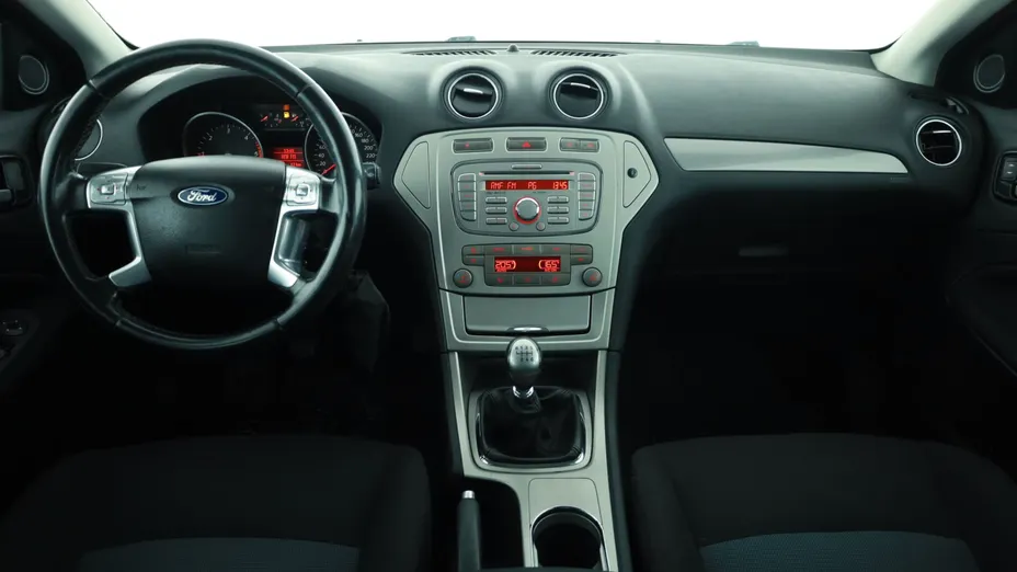Ford Mondeo -