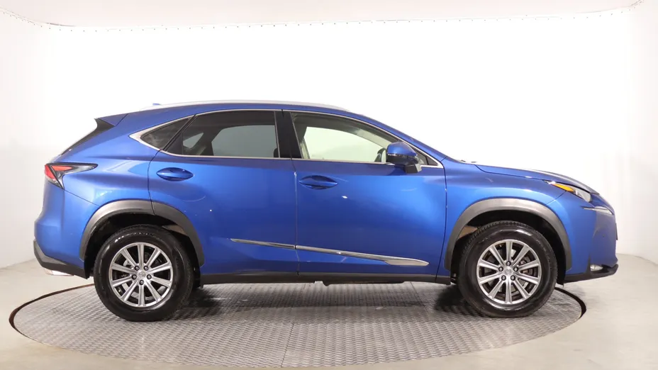 Lexus NX -