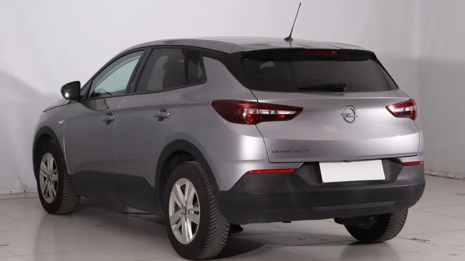 Opel Grandland -