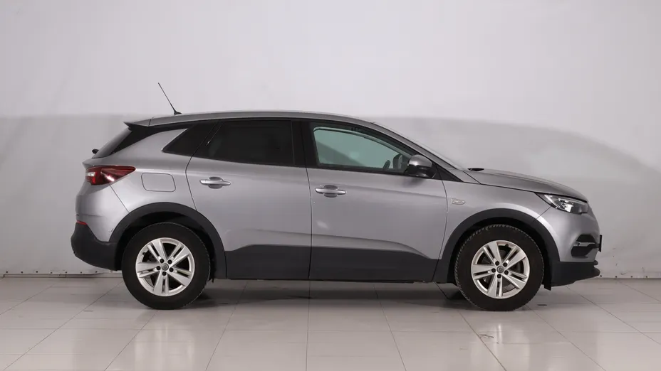 Opel Grandland -