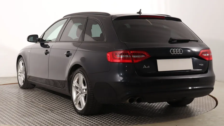 Audi A4 -