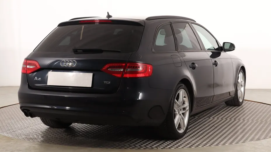 Audi A4 -
