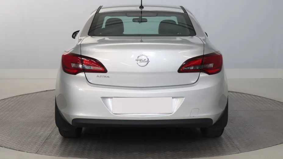 Opel Astra -