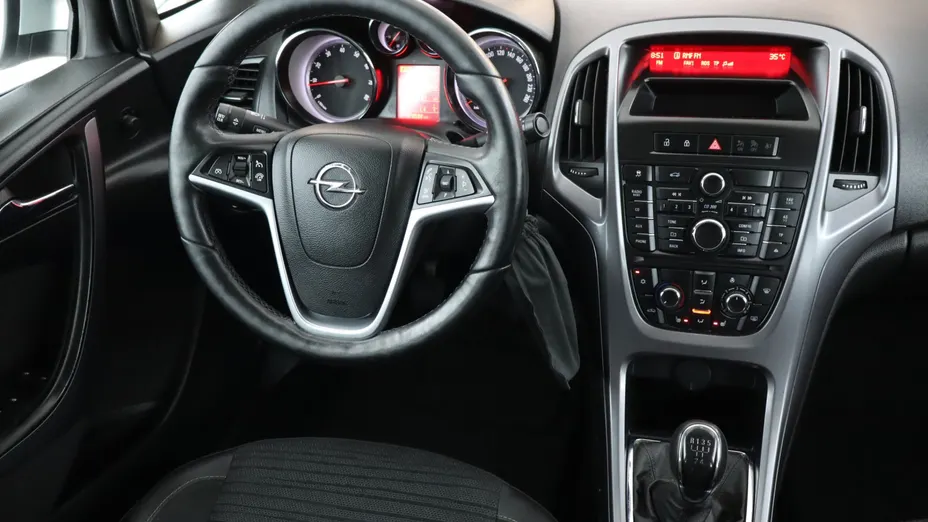 Opel Astra -