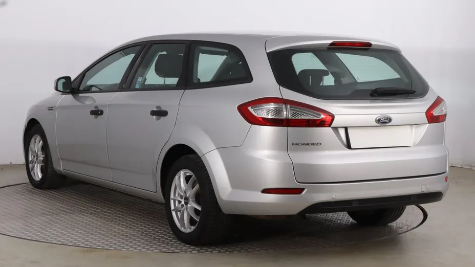 Ford Mondeo -