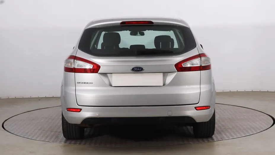 Ford Mondeo -