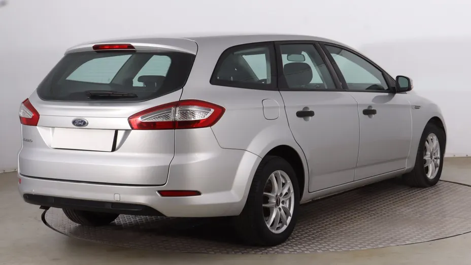 Ford Mondeo -