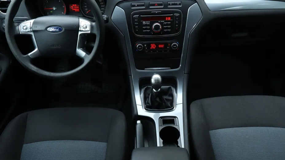 Ford Mondeo -