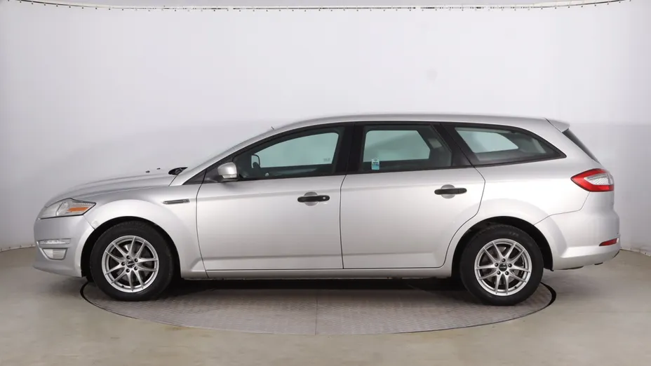 Ford Mondeo -