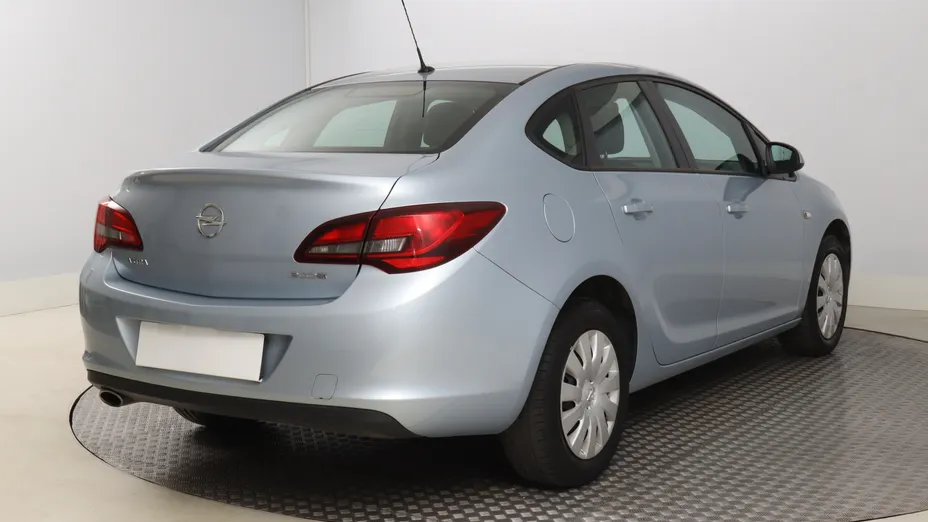 Opel Astra -