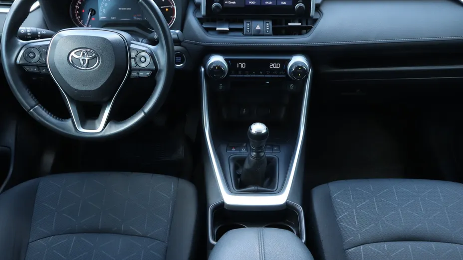 Toyota RAV4 -