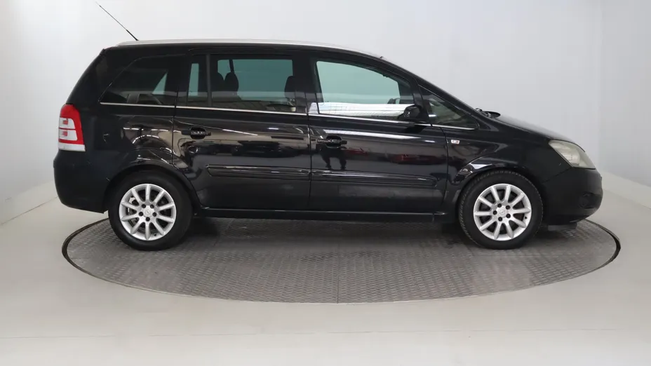 Opel Zafira -