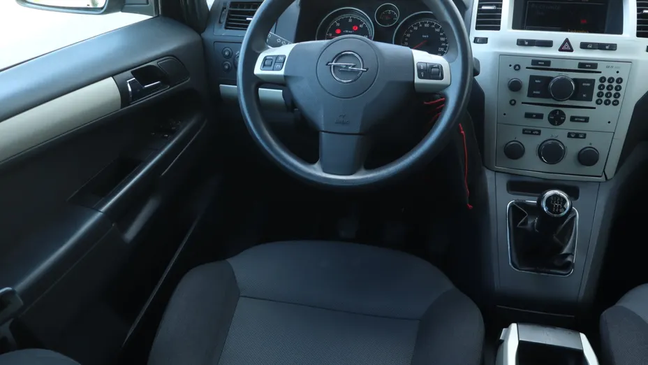 Opel Zafira -