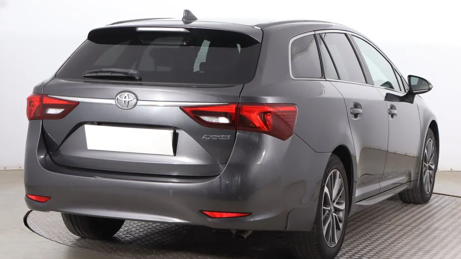 Toyota Avensis -