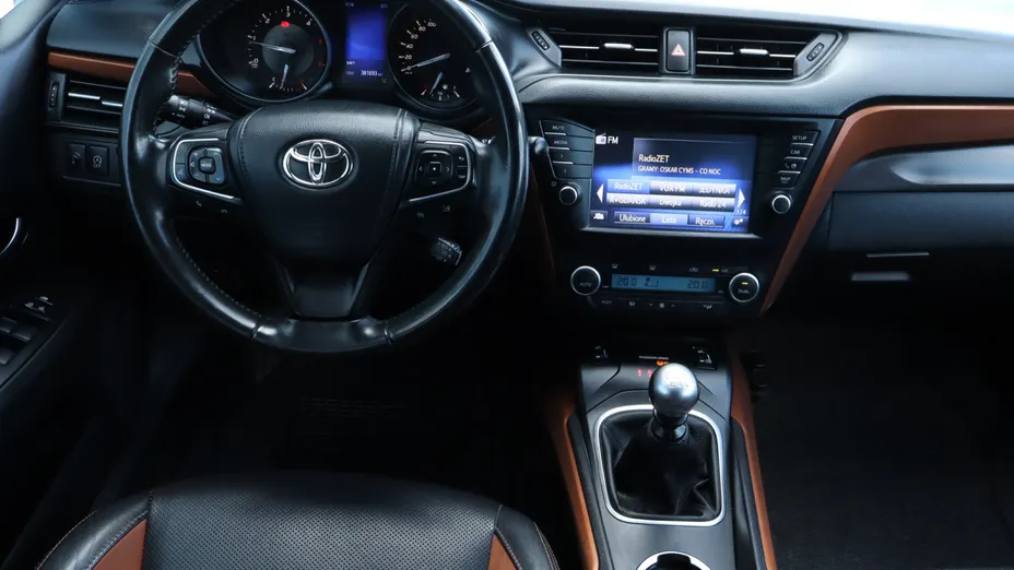 Toyota Avensis -