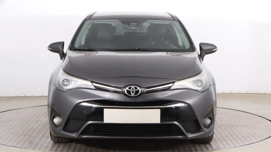 Toyota Avensis -