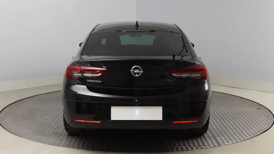 Opel Insignia -