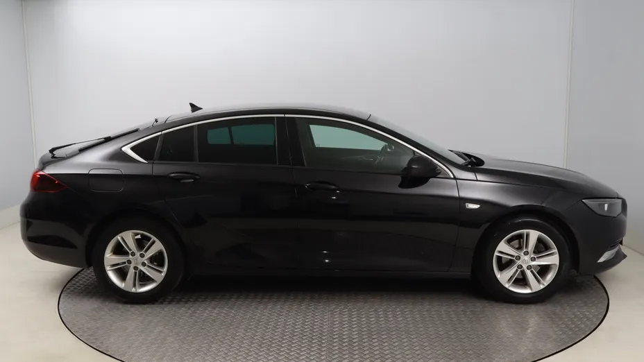 Opel Insignia -